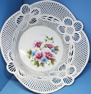Vintage Cluj-Napoca Romania Reticulated Lattice Porcelain Floral Bowl Signed 7.5